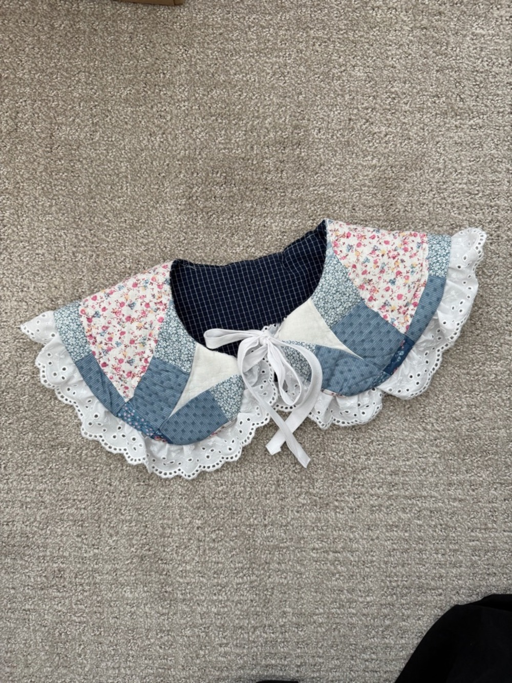 Quilted detachable collar